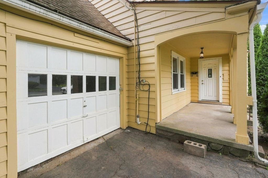24 Litchfield Avenue, Southbridge, MA Photo #32