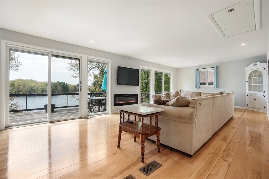 63 Fort Meadow Dr