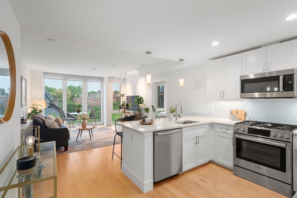 7 Beech Street 302