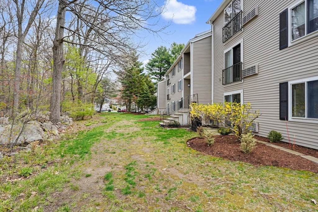 15 Village Rock Lane 10