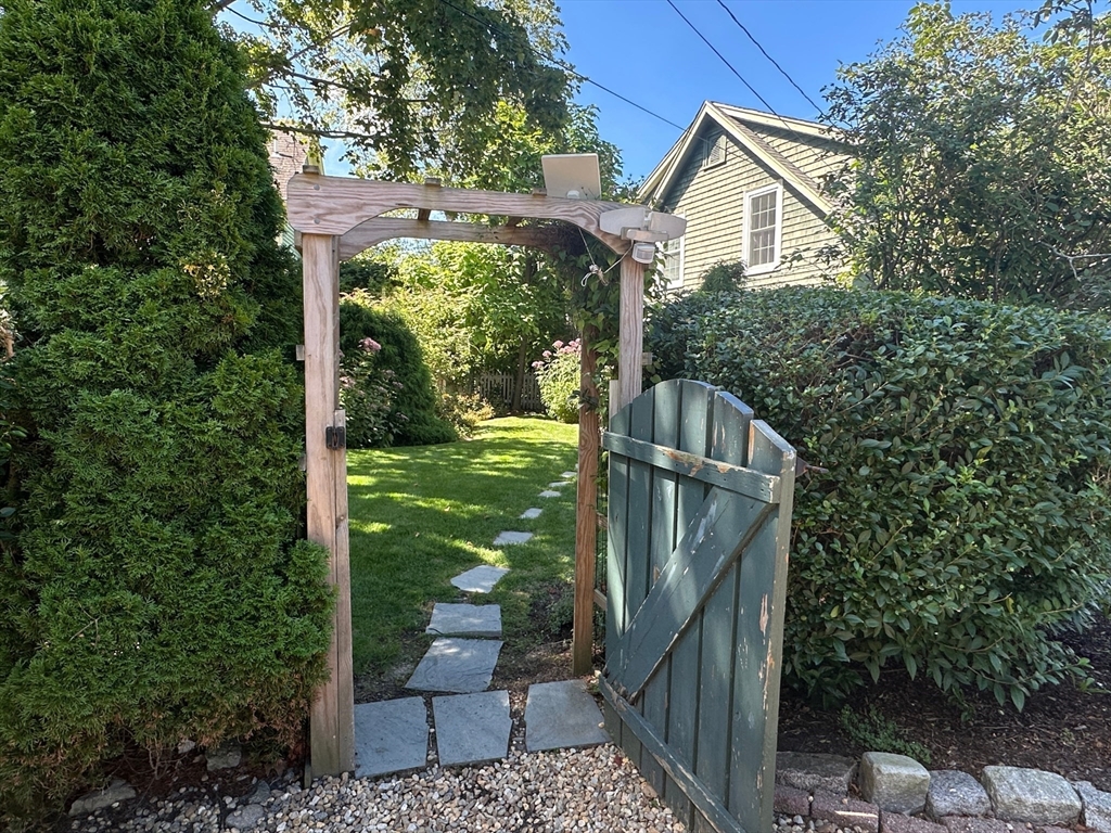1 Pigeon Hill Ct 1
