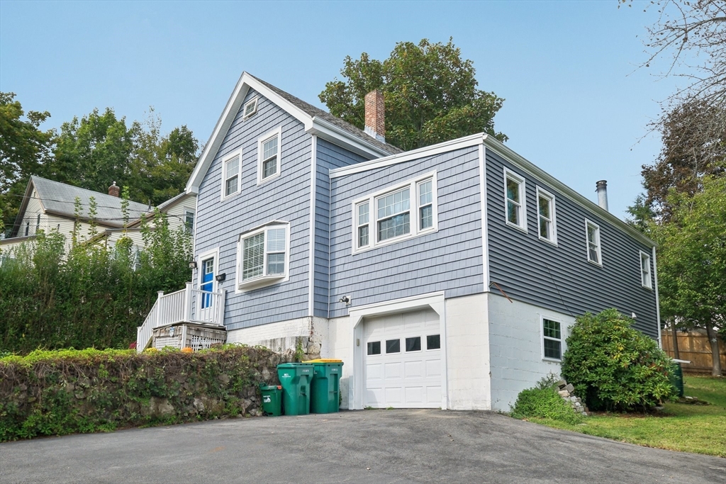 22 Hillside Ave