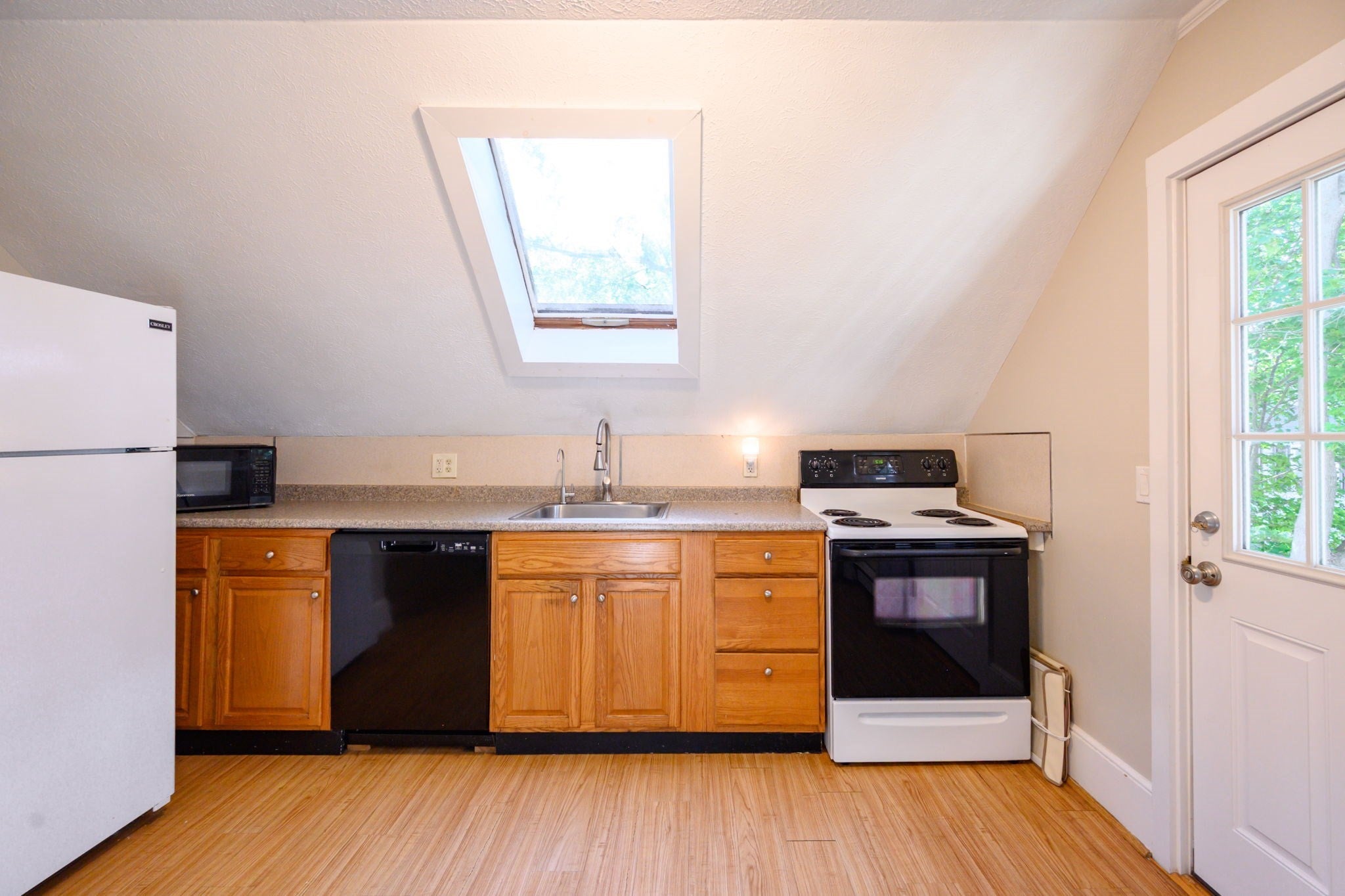 78 Prospect St, Rockland, MA Photo #8