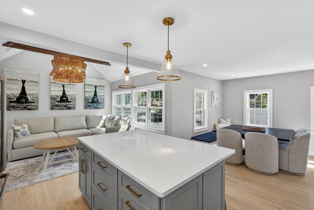 15 Beach Pine Rd