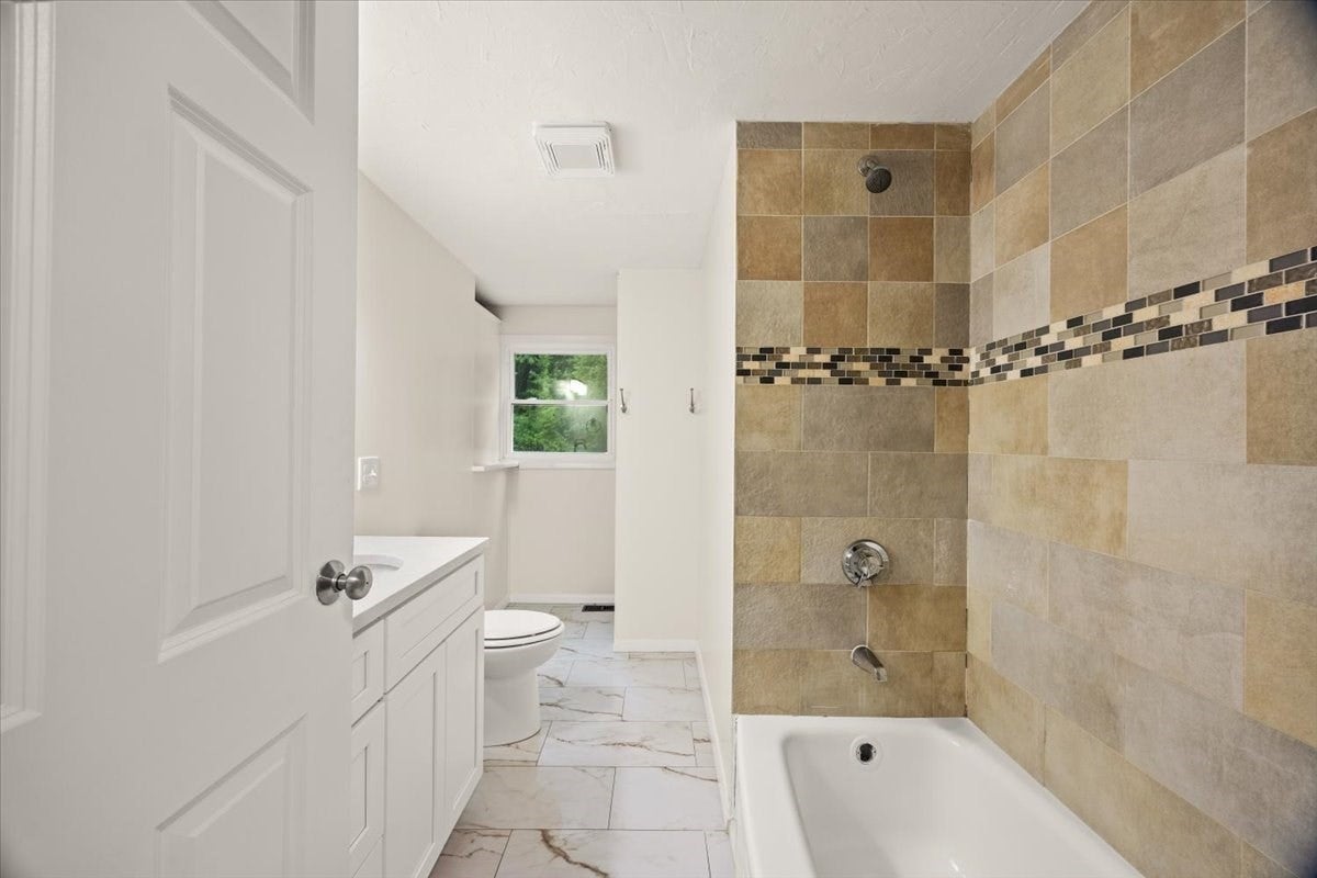1088 Middleboro Ave, Taunton, MA, 1088 Middleboro Ave, Taunton, MA Photo #14