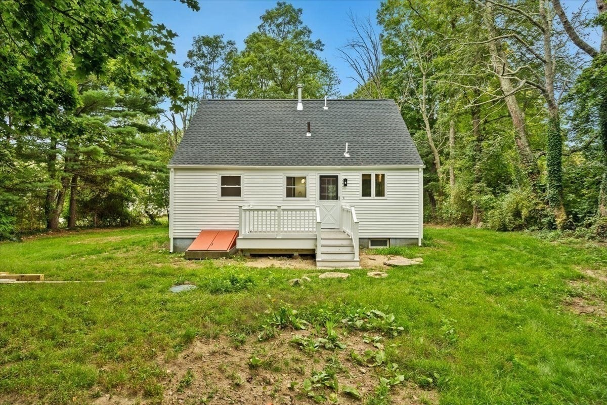 1088 Middleboro Ave, Taunton, MA, 1088 Middleboro Ave, Taunton, MA Photo #35