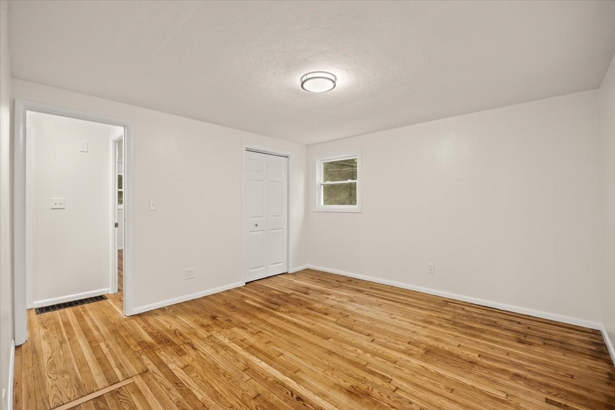 1088 Middleboro Ave, Taunton, MA, 1088 Middleboro Ave, Taunton, MA Photo #18