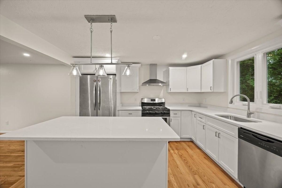 1088 Middleboro Ave, Taunton, MA, 1088 Middleboro Ave, Taunton, MA Photo #13