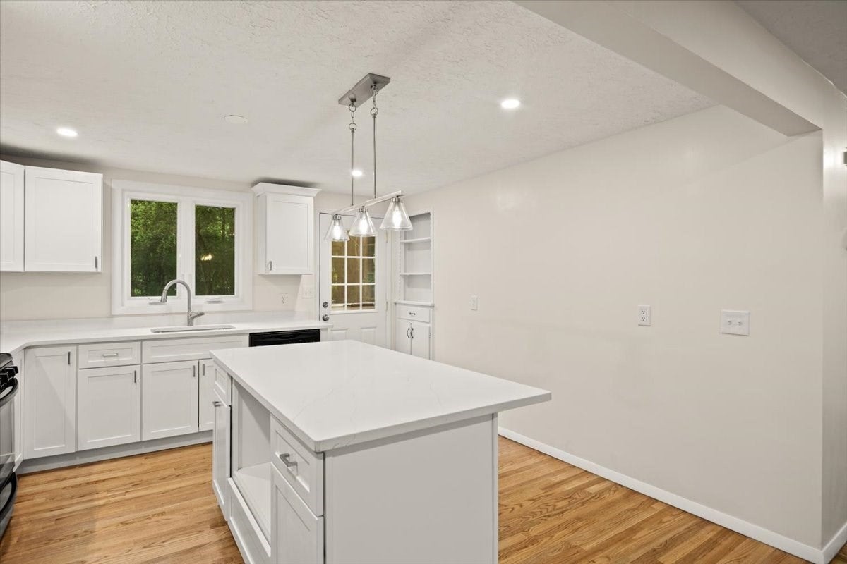 1088 Middleboro Ave, Taunton, MA, 1088 Middleboro Ave, Taunton, MA Photo #11