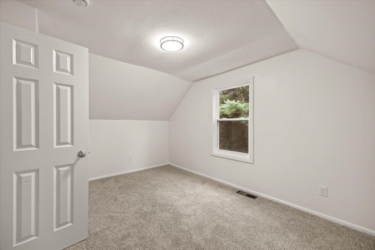 1088 Middleboro Ave, Taunton, MA, 1088 Middleboro Ave, Taunton, MA Photo #34