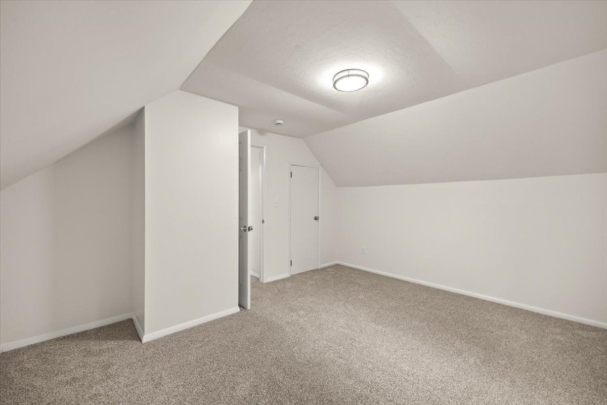 1088 Middleboro Ave, Taunton, MA, 1088 Middleboro Ave, Taunton, MA Photo #32