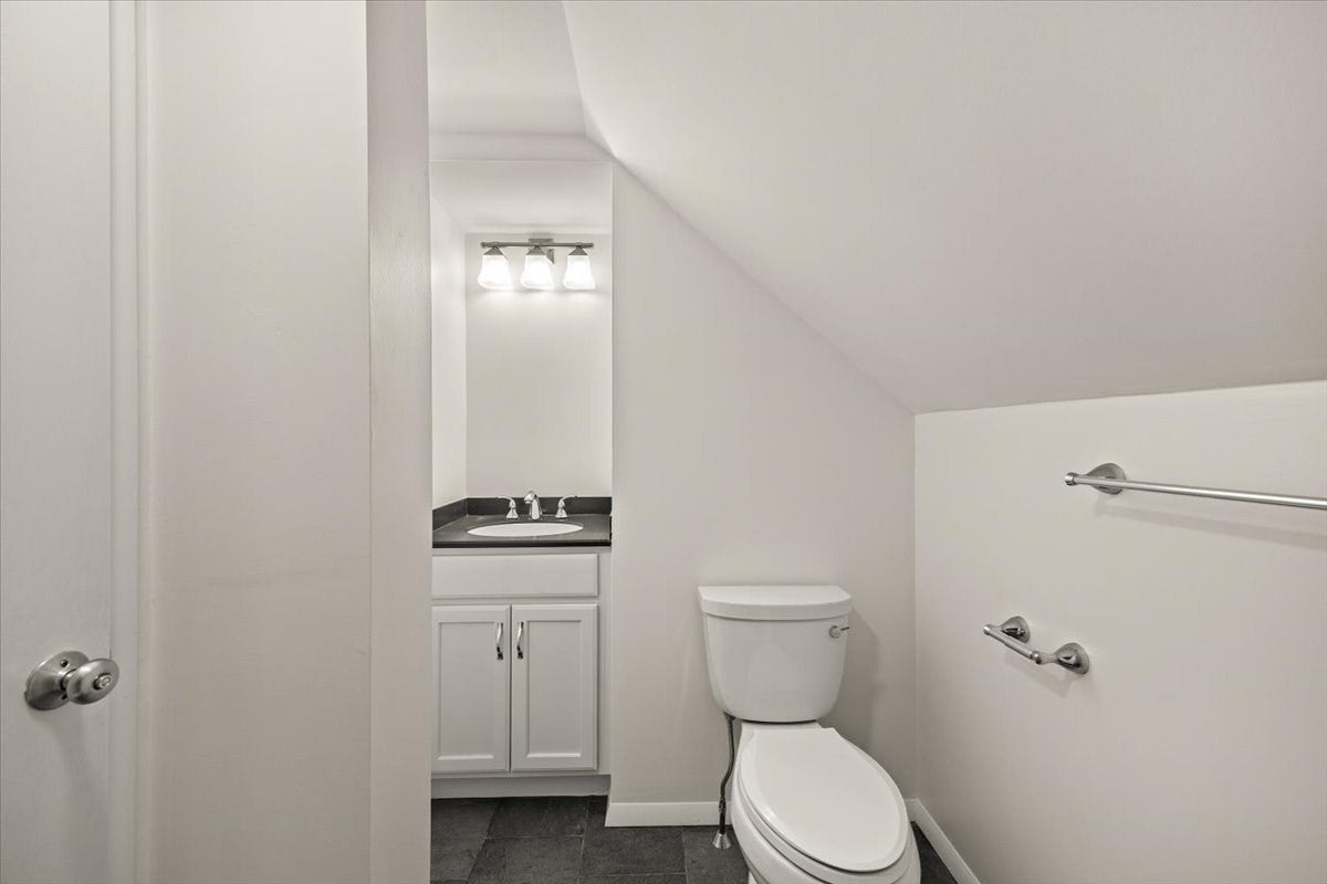 1088 Middleboro Ave, Taunton, MA, 1088 Middleboro Ave, Taunton, MA Photo #25