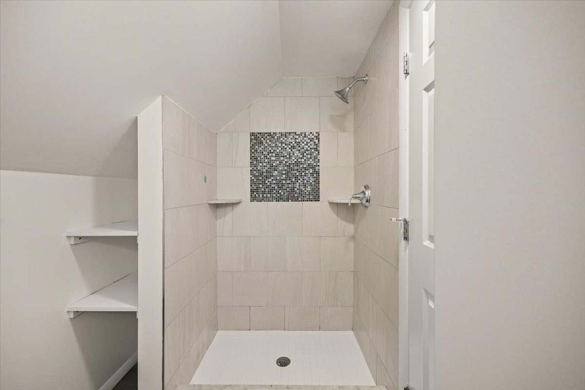 1088 Middleboro Ave, Taunton, MA, 1088 Middleboro Ave, Taunton, MA Photo #26