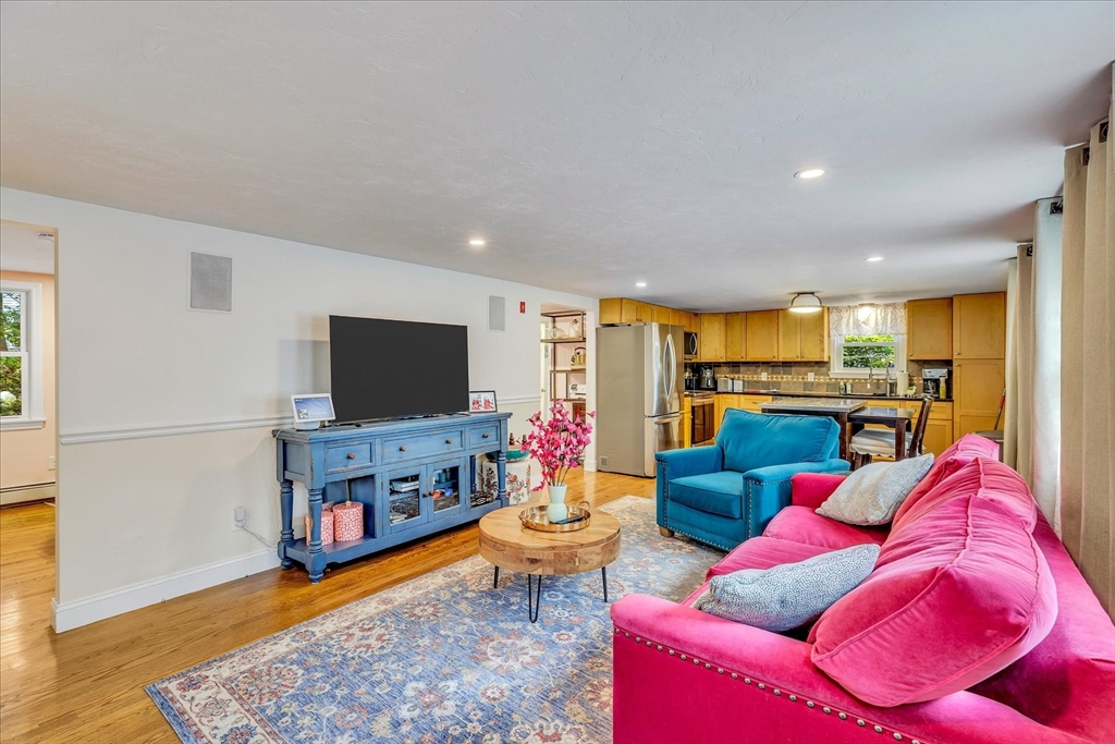 12 Mayflower Dr