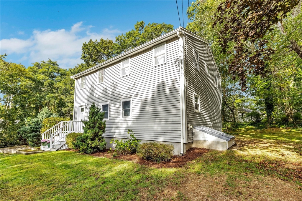 12 Mayflower Dr
