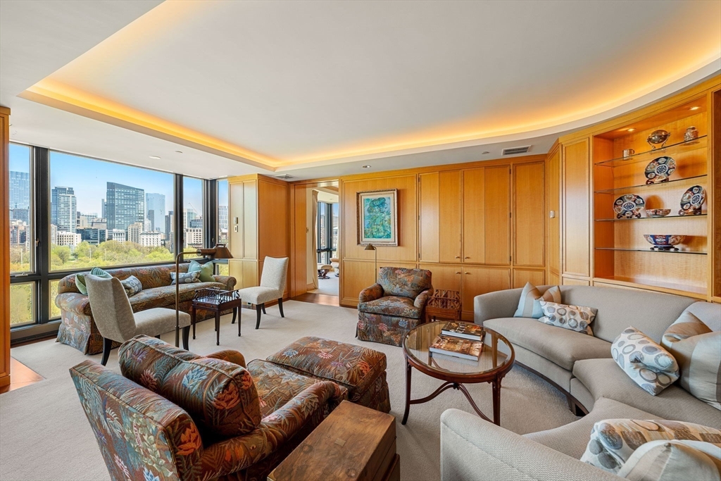 2 Commonwealth Ave 14B