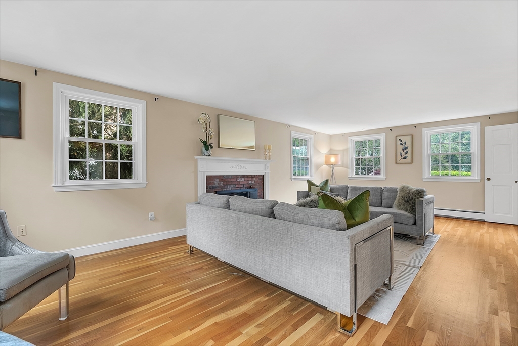 35 Circle Rd
