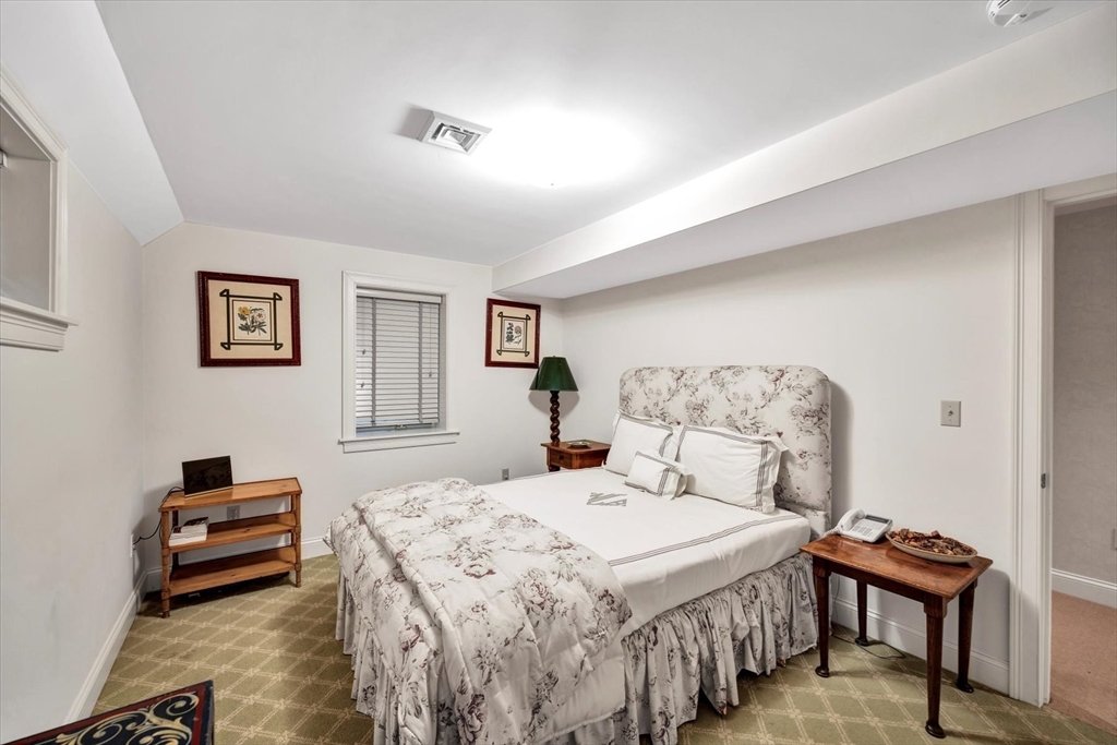 Barnstable, Massachusetts 02635, United States, 4 Bedrooms Bedrooms, ,5 BathroomsBathrooms,Residential,Active,49105