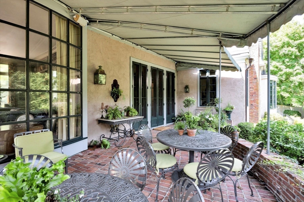 Barnstable, Massachusetts 02635, United States, 4 Bedrooms Bedrooms, ,5 BathroomsBathrooms,Residential,Active,49105