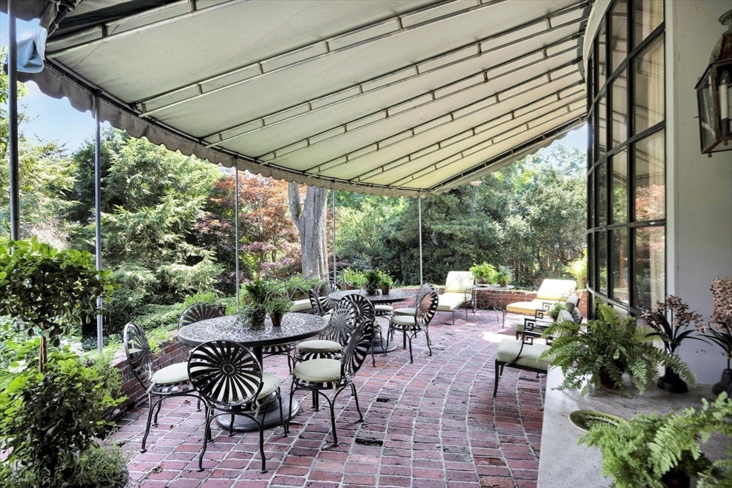 Barnstable, Massachusetts 02635, United States, 4 Bedrooms Bedrooms, ,5 BathroomsBathrooms,Residential,Active,49105