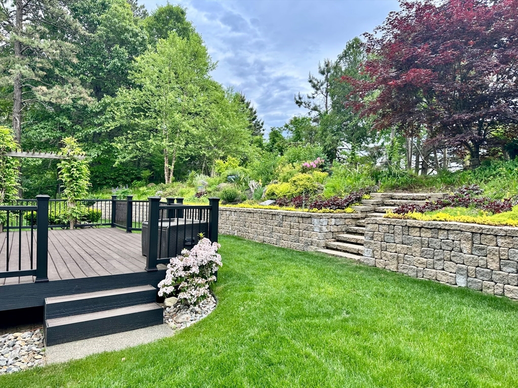 608 Pinewood Dr