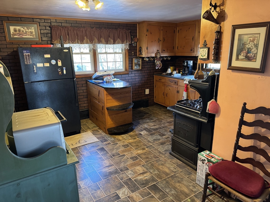 99 Leland Rd