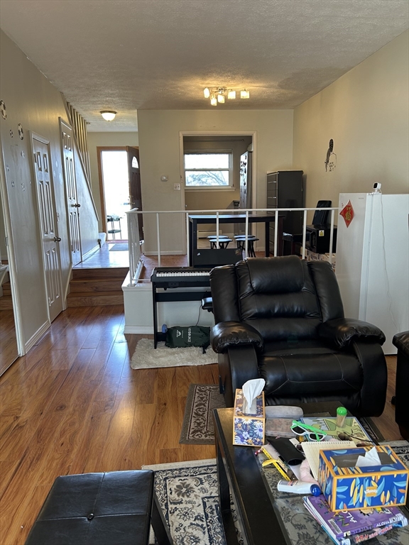 142 Autumn St H