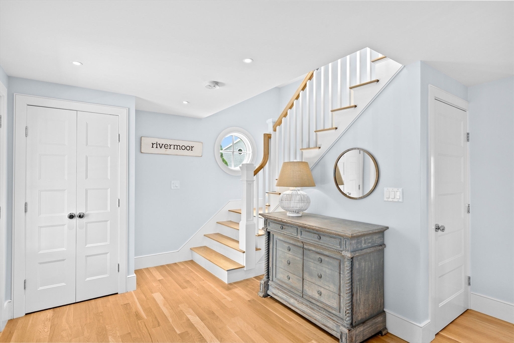 10 Otis Place