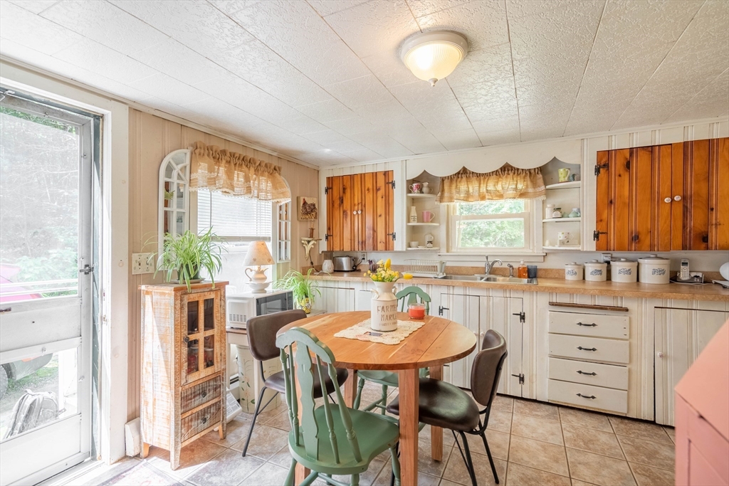 211 Ball Hill Rd