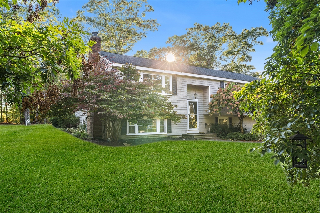 9 Bramble Bush Dr