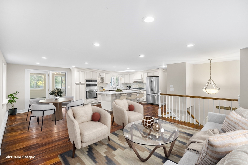 9 Bramble Bush Dr