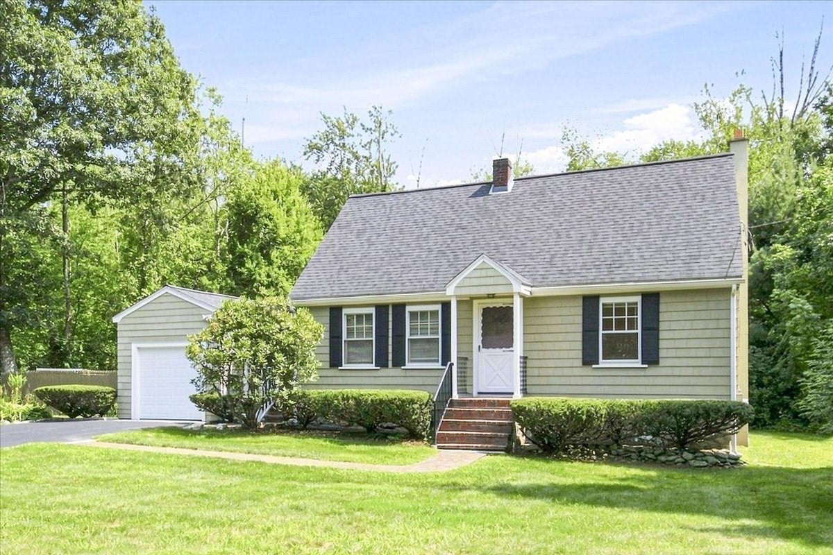 Photo of 924 Washington St, Franklin, MA