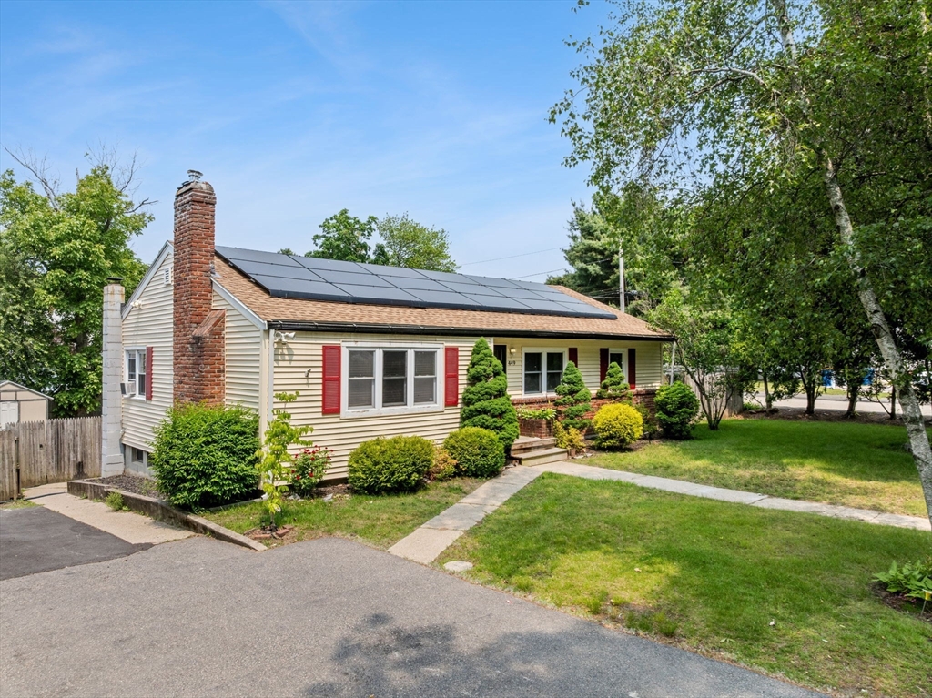 449 West St