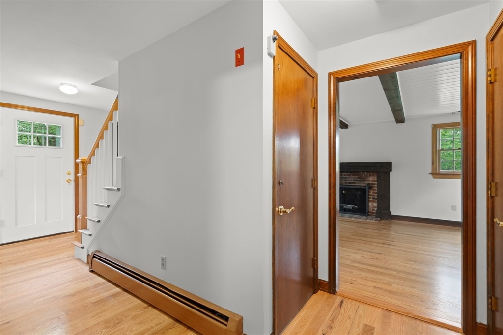 27 Albion Ln