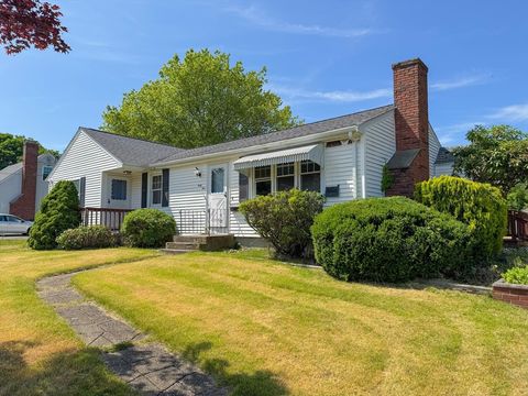 61 Stevens Rd Swansea MA 02777