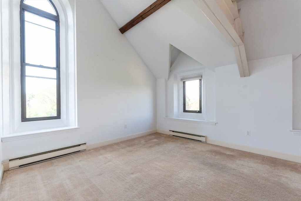 Winchester, Massachusetts 01890, United States, 1 Bedroom Bedrooms, ,2 BathroomsBathrooms,Residential,Pending,203192