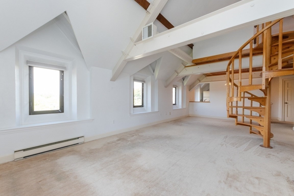 Winchester, Massachusetts 01890, United States, 1 Bedroom Bedrooms, ,2 BathroomsBathrooms,Residential,Pending,203192