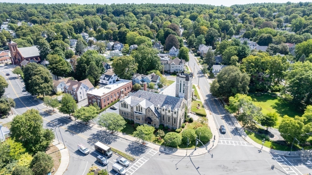 Winchester, Massachusetts 01890, United States, 1 Bedroom Bedrooms, ,2 BathroomsBathrooms,Residential,Pending,203192