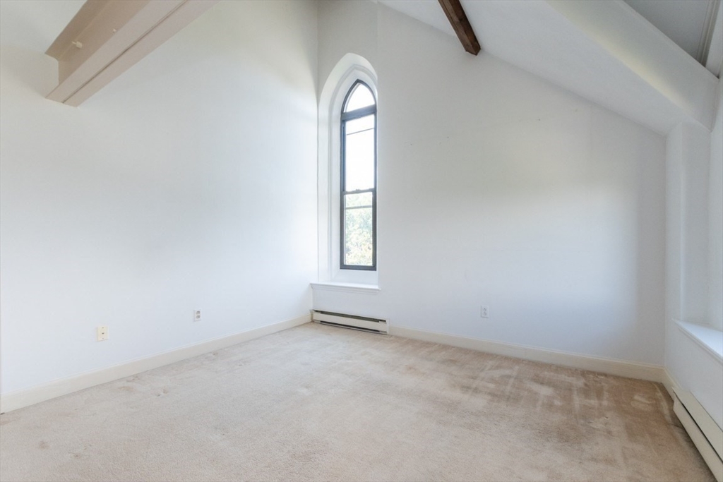 Winchester, Massachusetts 01890, United States, 1 Bedroom Bedrooms, ,2 BathroomsBathrooms,Residential,Pending,203192