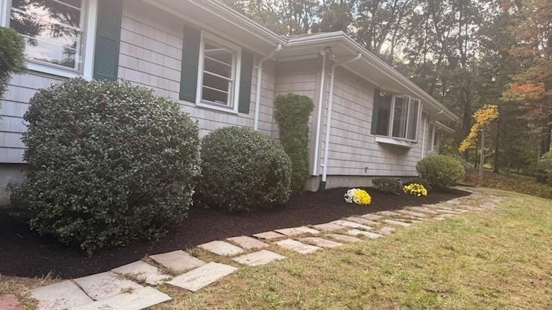 15 Crest Dr