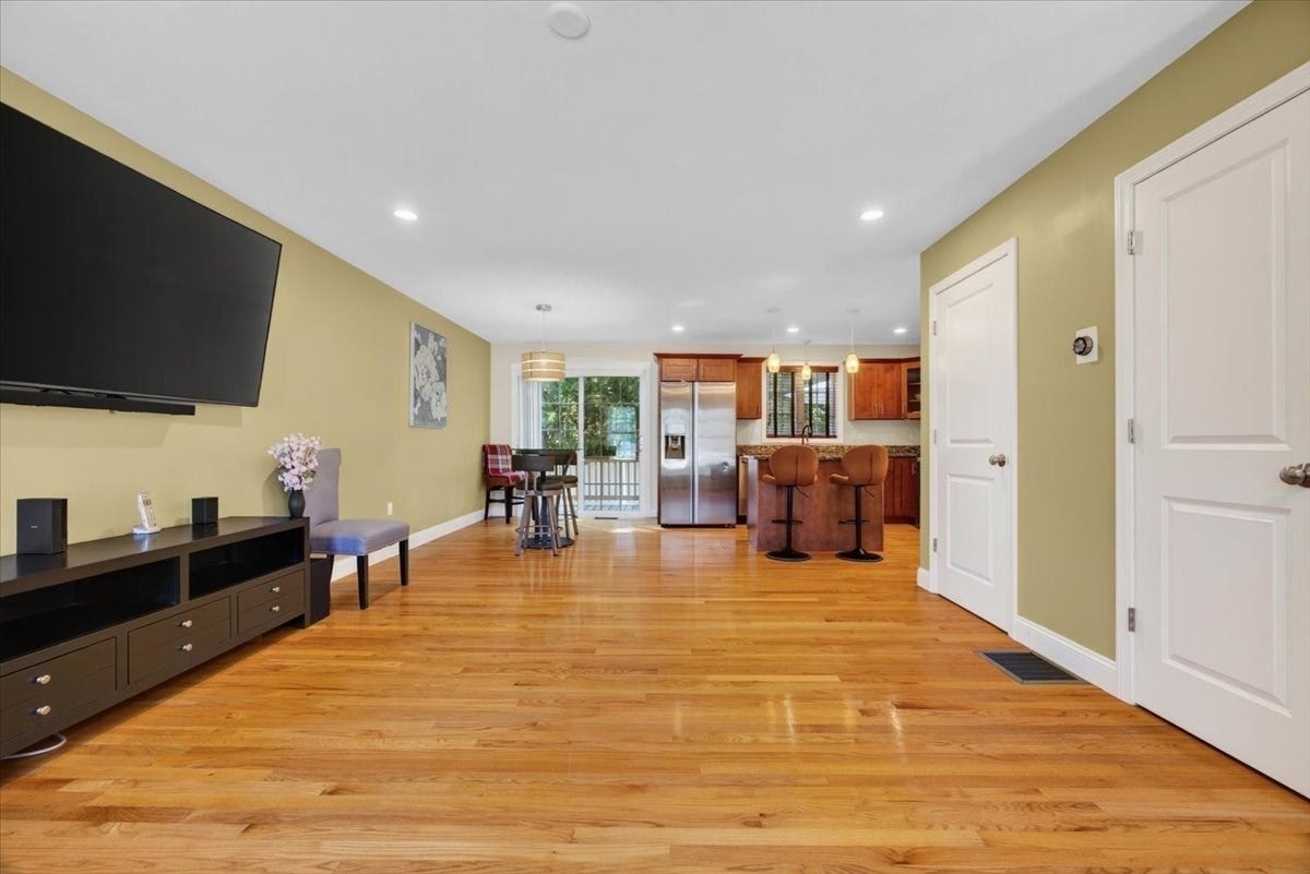 95 Prospect Ter, Brockton, MA Photo #6