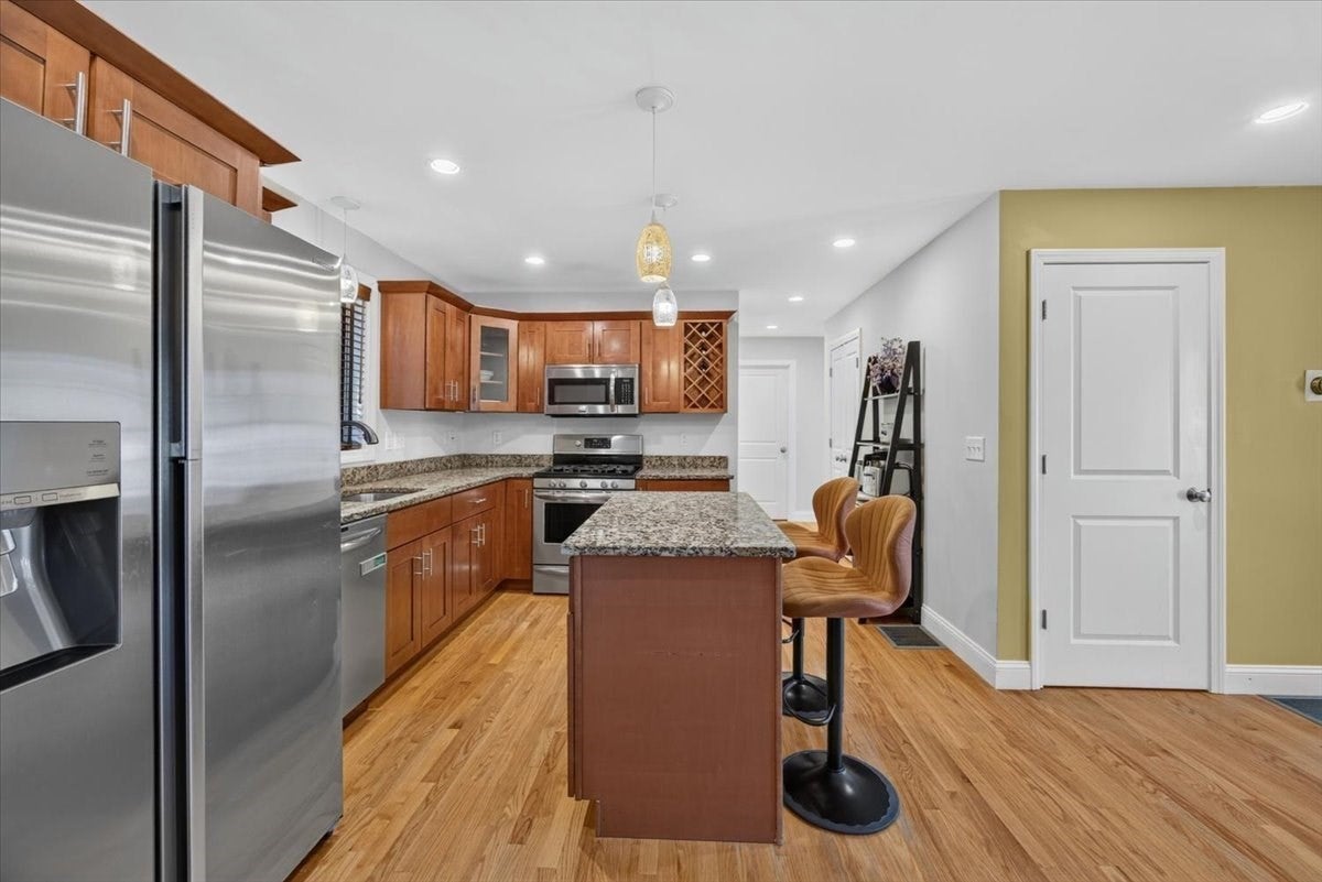 95 Prospect Ter, Brockton, MA Photo #4
