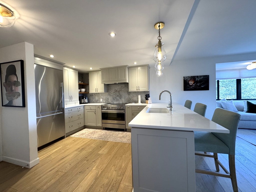 100 Ledgewood Dr 517