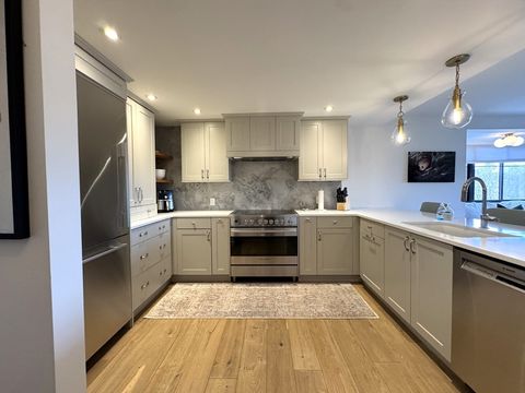 100 Ledgewood  Dr 517 Stoneham MA 02180