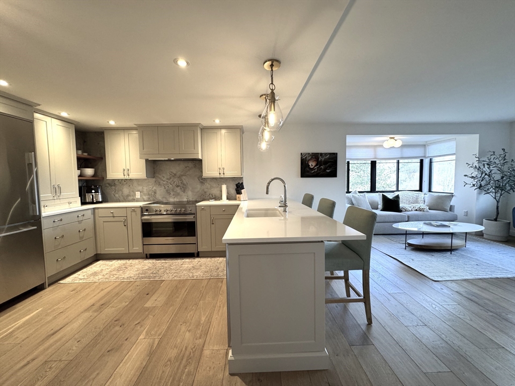 100 Ledgewood Dr 517