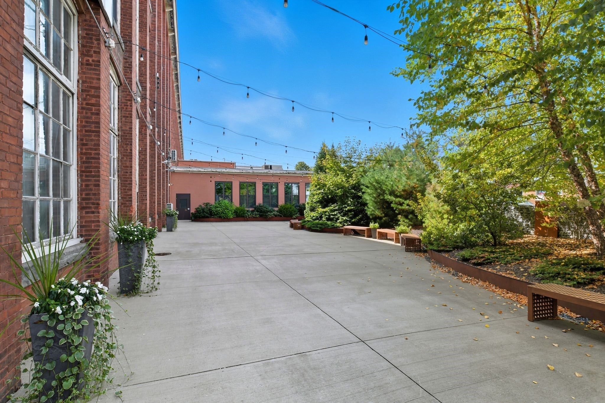 122 Pleasant St