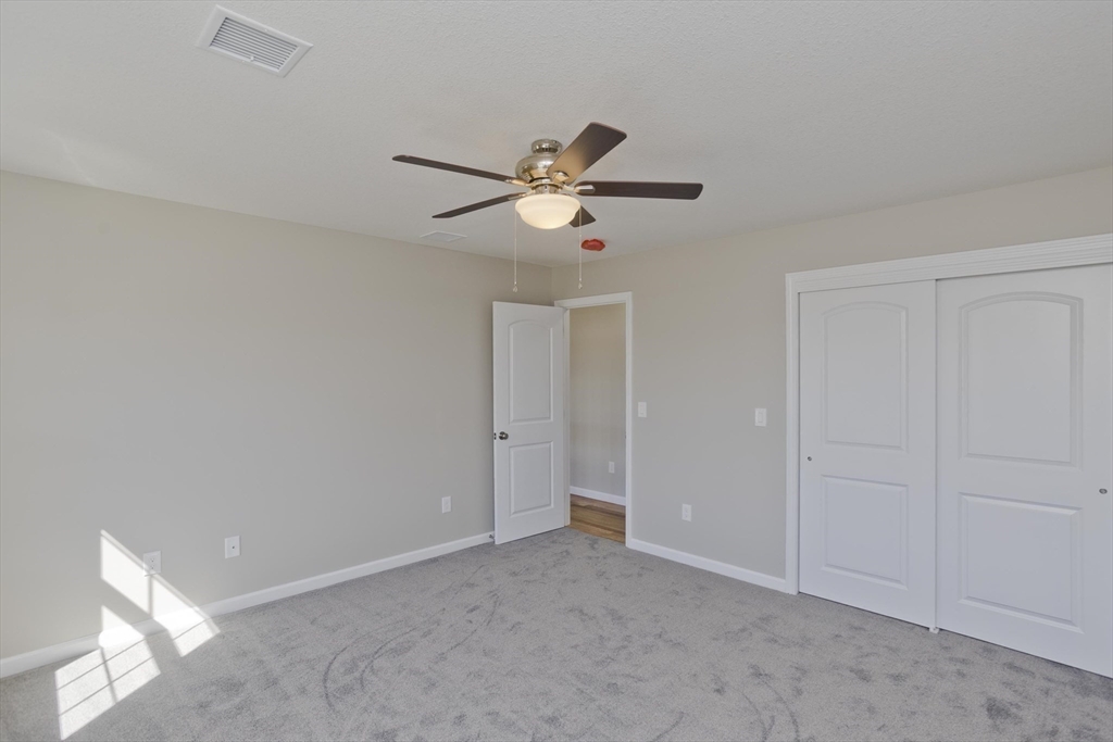 Agawam, Massachusetts 01001, United States, 4 Bedrooms Bedrooms, ,3 BathroomsBathrooms,Residential,Pending,122776