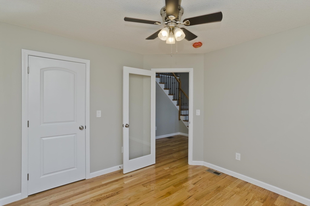 Agawam, Massachusetts 01001, United States, 4 Bedrooms Bedrooms, ,3 BathroomsBathrooms,Residential,Pending,122776