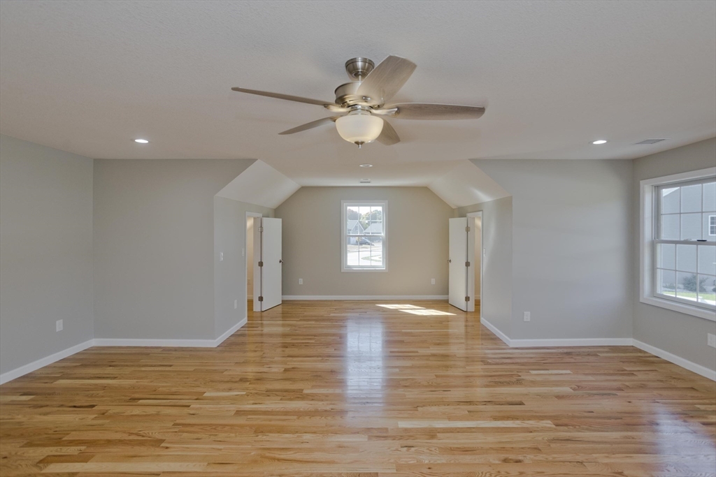 Agawam, Massachusetts 01001, United States, 4 Bedrooms Bedrooms, ,3 BathroomsBathrooms,Residential,Pending,122776