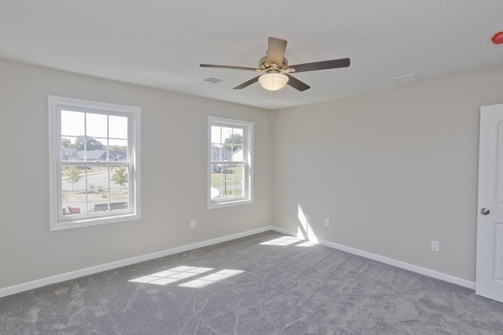 Agawam, Massachusetts 01001, United States, 4 Bedrooms Bedrooms, ,3 BathroomsBathrooms,Residential,Pending,122776